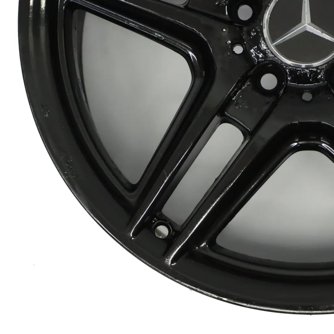 Jante arrière en alliage noir 18" 8,5J ET:54 pour Mercedes W204 AMG à propos du numéro de pièce A2044014202 Mercedes W204 AMG Jante arrière en alliage noir 18" 8,5J ET:54 - SKU A2044014202-5 - Numéro de pièce A2044014202