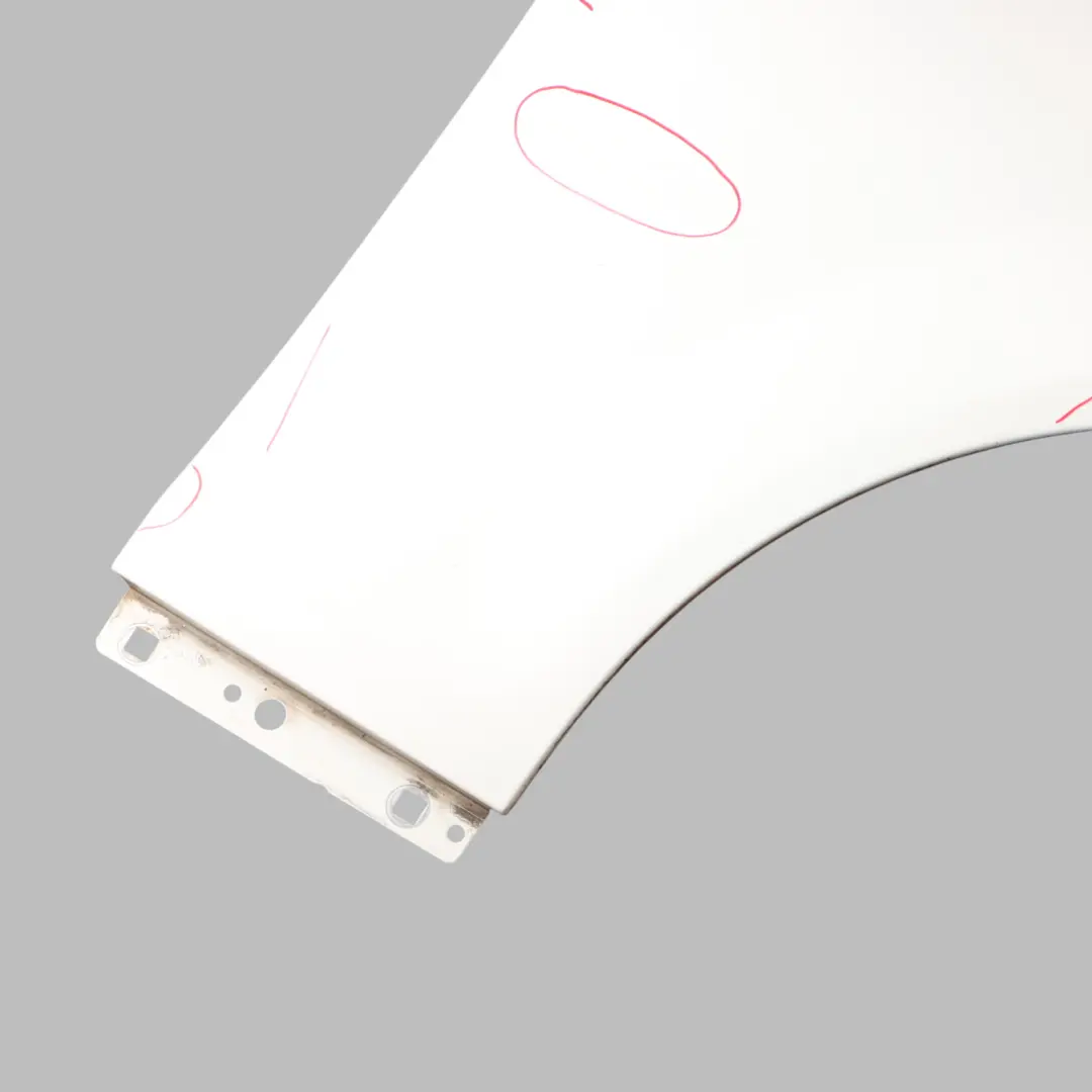 Guardabarros lateral derecho delantero Blanco Calcita - 650 para Mercedes W204 con número de pieza A2048801418 Mercedes W204 Guardabarros lateral derecho delantero Blanco Calcita - 650 - SKU A2048801418-CW - Número de pieza A2048801418