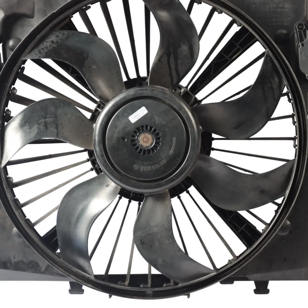 Radiator Fan Mercedes W176 W246 Engine Cooling OM607 160 180 CDI to with Part number A2049060012 Radiator Fan Mercedes W176 W246 Engine Cooling OM607 160 180 CDI - SKU A2049060012 - Part number A2049060012