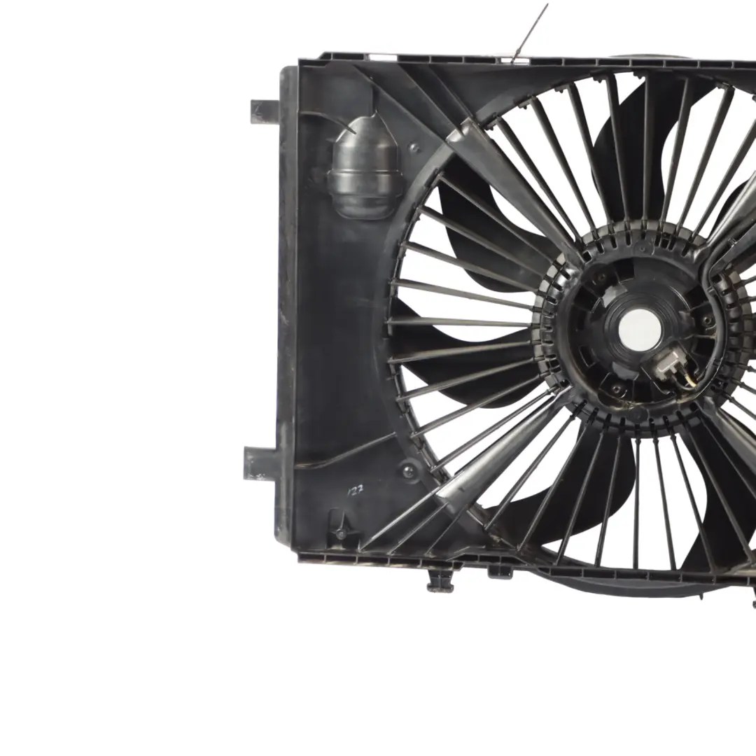 Radiator Fan Mercedes W176 W246 Engine Cooling OM607 160 180 CDI to with Part number A2049060012 Radiator Fan Mercedes W176 W246 Engine Cooling OM607 160 180 CDI - SKU A2049060012 - Part number A2049060012