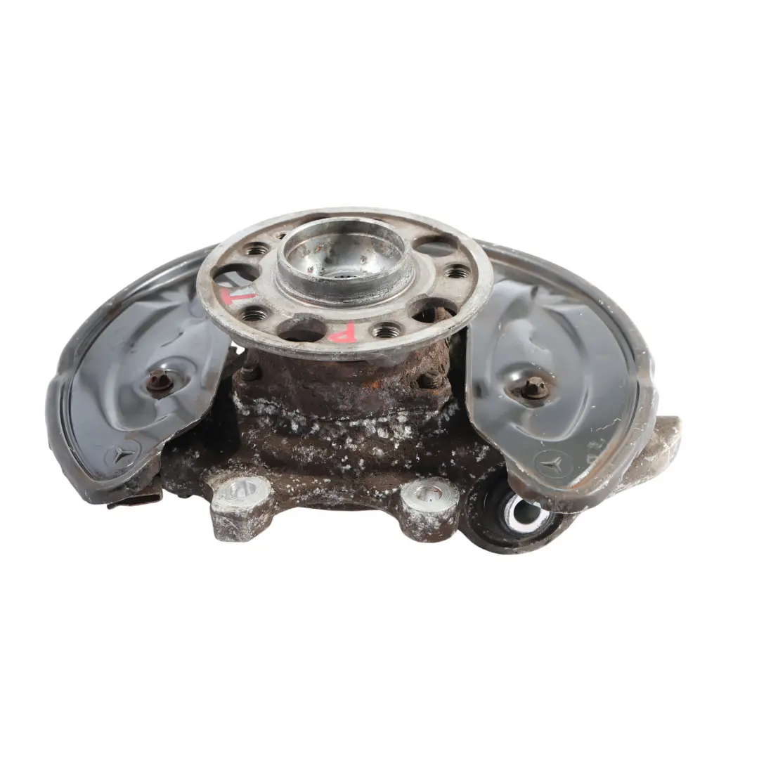 Hintere Brems Scheibe Radnaben Träger Rechts für Mercedes W205 mit Teilenummer A2053500241 Mercedes W205 Hintere Brems Scheibe Radnaben Träger Rechts - SKU A2053500241 - Teilenummer A2053500241