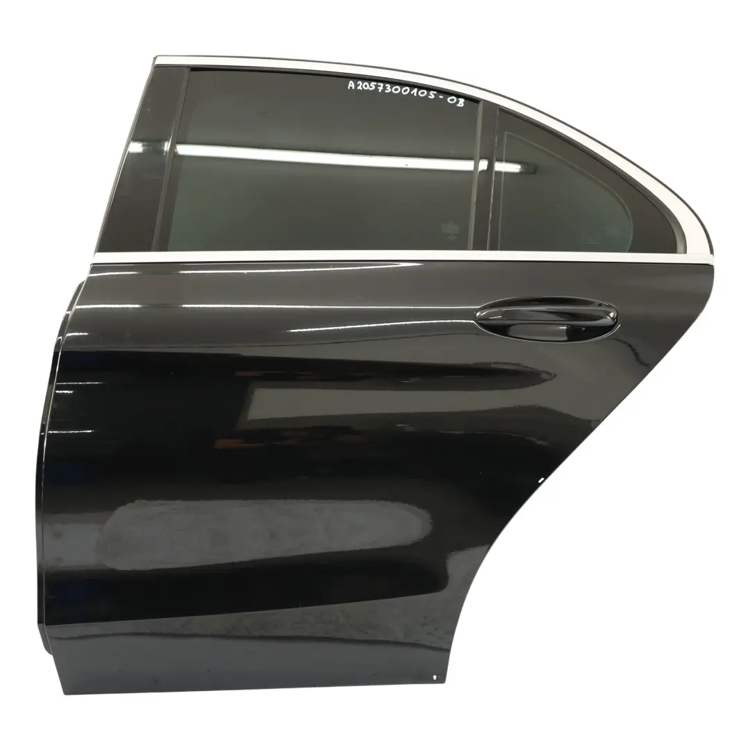 Puerta Trasera Izquierda Obsidian Black Metallic - 197 para Mercedes W205 con número de pieza A2057300105 Mercedes W205 Puerta Trasera Izquierda Obsidian Black Metallic - 197 - SKU A2057300105-OB - Número de pieza A2057300105
