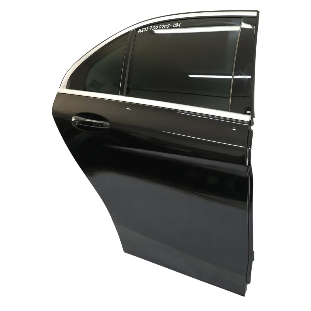 Arrière Droite Obsidian Black Metallic - 197 pour Mercedes W205 Porte à propos du numéro de pièce A2057300205 Mercedes W205 Porte Arrière Droite Obsidian Black Metallic - 197 - SKU A2057300205-OB1 - Numéro de pièce A2057300205