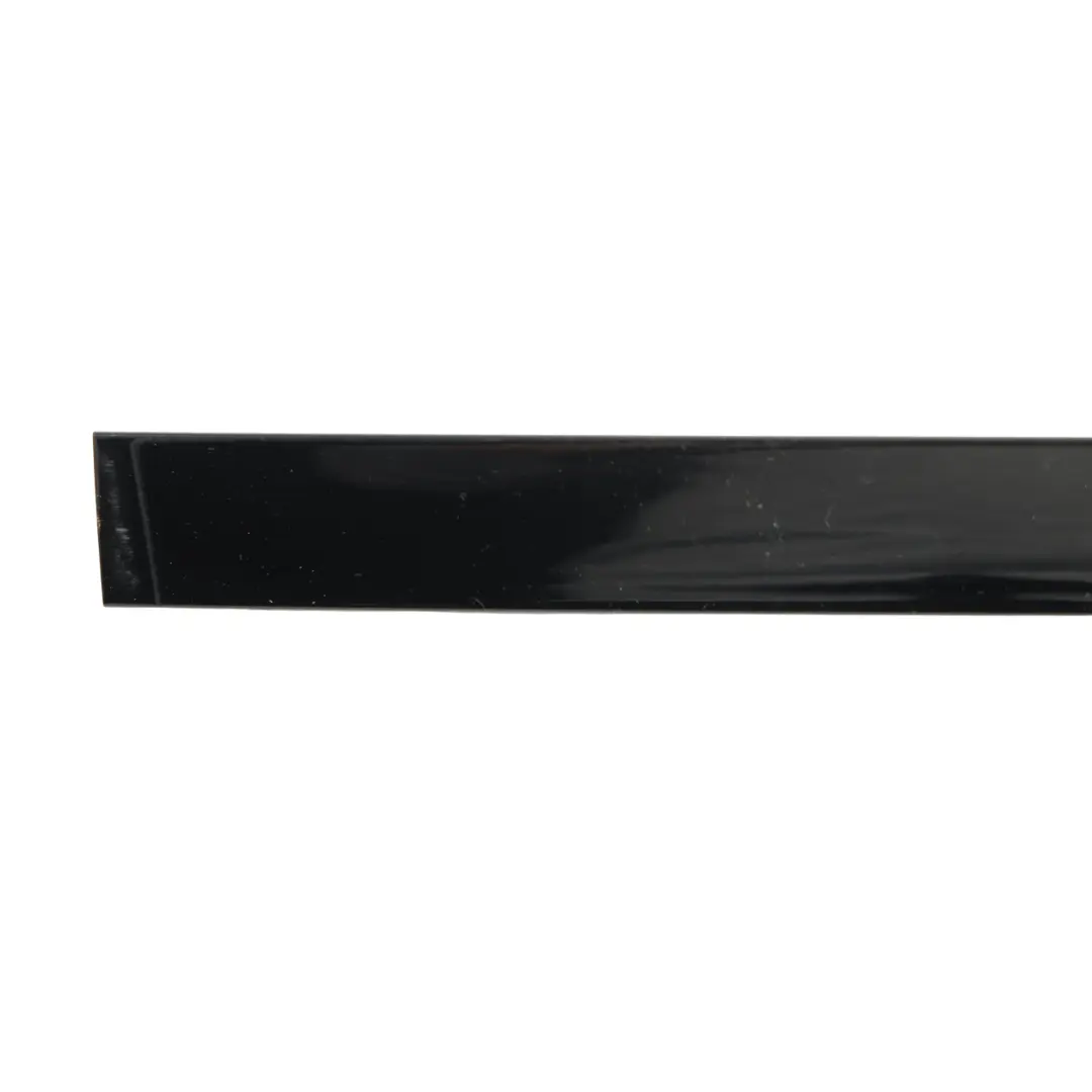 Mercedes W205 Finestrino Posteriore Striscia Verticale Sinistra - SKU A2057300319 - Numero di parte A2057300319