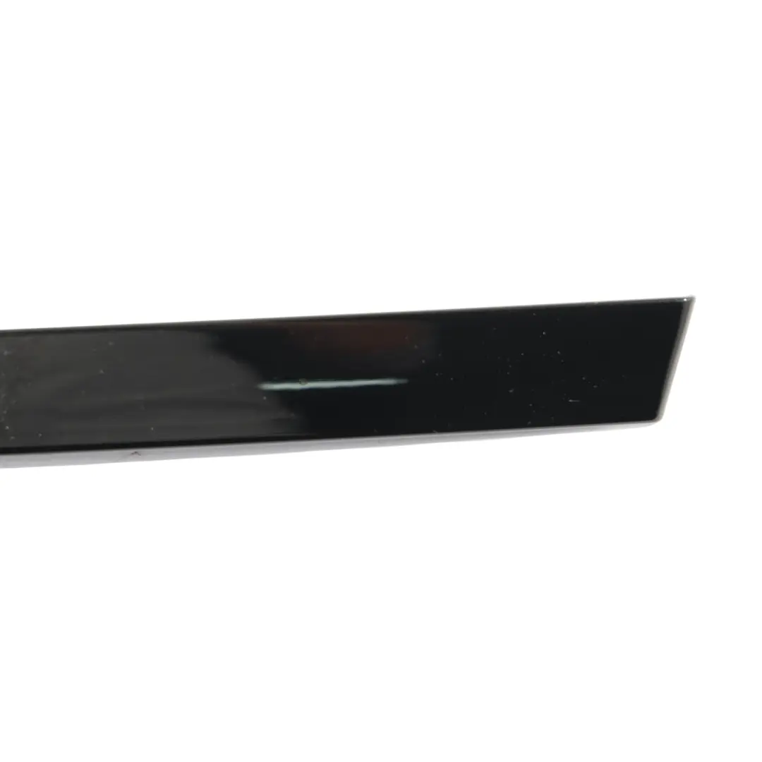Mercedes W205 Finestrino Posteriore Striscia Verticale Sinistra - SKU A2057300319 - Numero di parte A2057300319