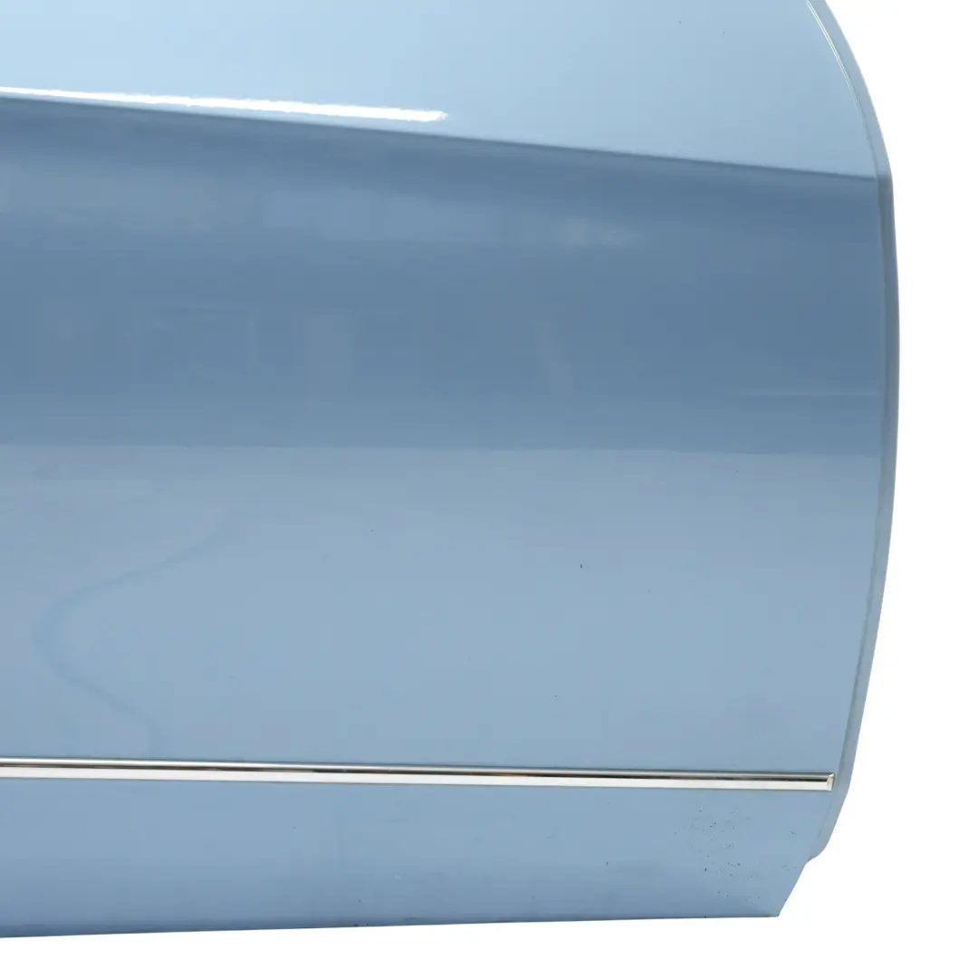 Tür Vorne Rechts Abdeckplatte Indigolite Blau Metallic - 230 für Mercedes W212 mit Teilenummer A2127200205 Mercedes W212 Tür Vorne Rechts Abdeckplatte Indigolite Blau Metallic - 230 - SKU A2127200205-INB - Teilenummer A2127200205