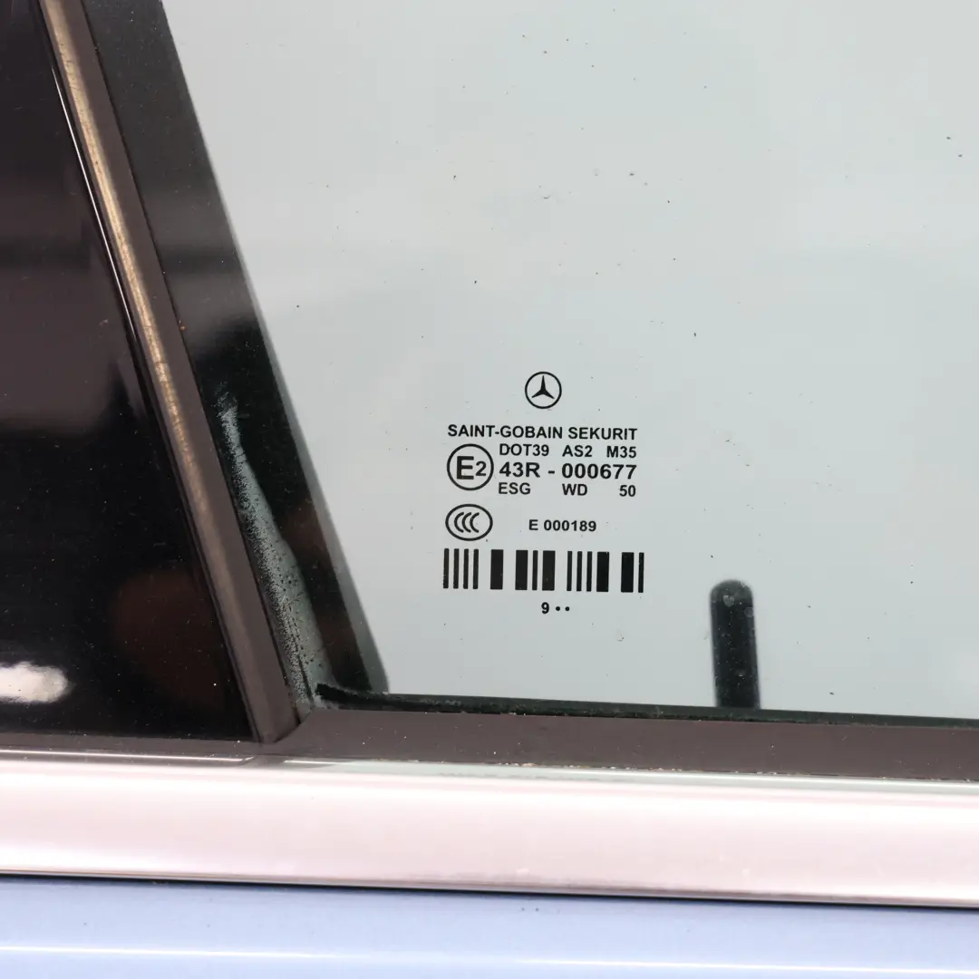 Tür Vorne Rechts Abdeckplatte Indigolite Blau Metallic - 230 für Mercedes W212 mit Teilenummer A2127200205 Mercedes W212 Tür Vorne Rechts Abdeckplatte Indigolite Blau Metallic - 230 - SKU A2127200205-INB - Teilenummer A2127200205