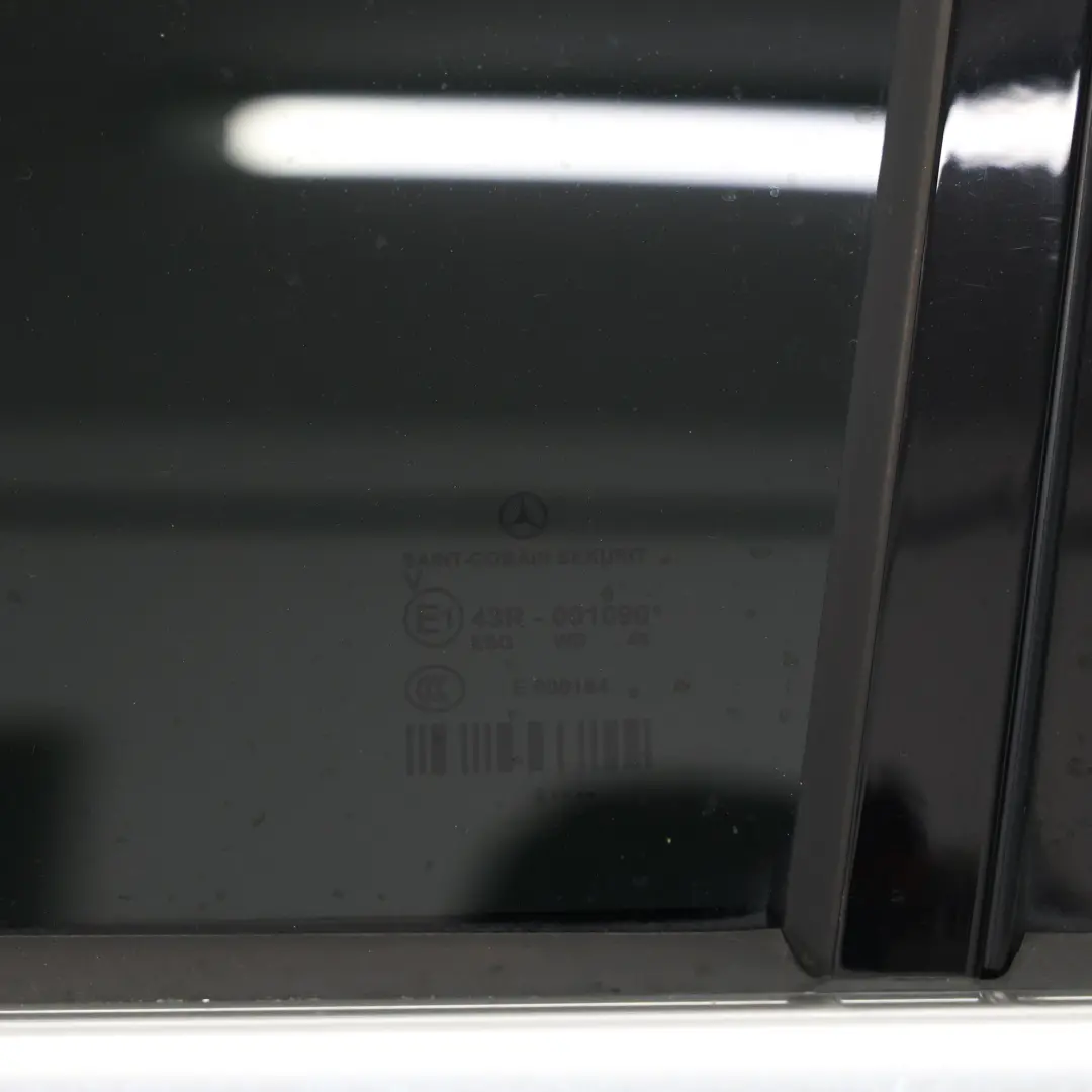 Puerta Trasera Izquierda Indigolite Blue Metallic - 230 para Mercedes S212 Estate con número de pieza A2127300305 Mercedes S212 Estate Puerta Trasera Izquierda Indigolite Blue Metallic - 230 - SKU A2127300305-INB - Número de pieza A2127300305