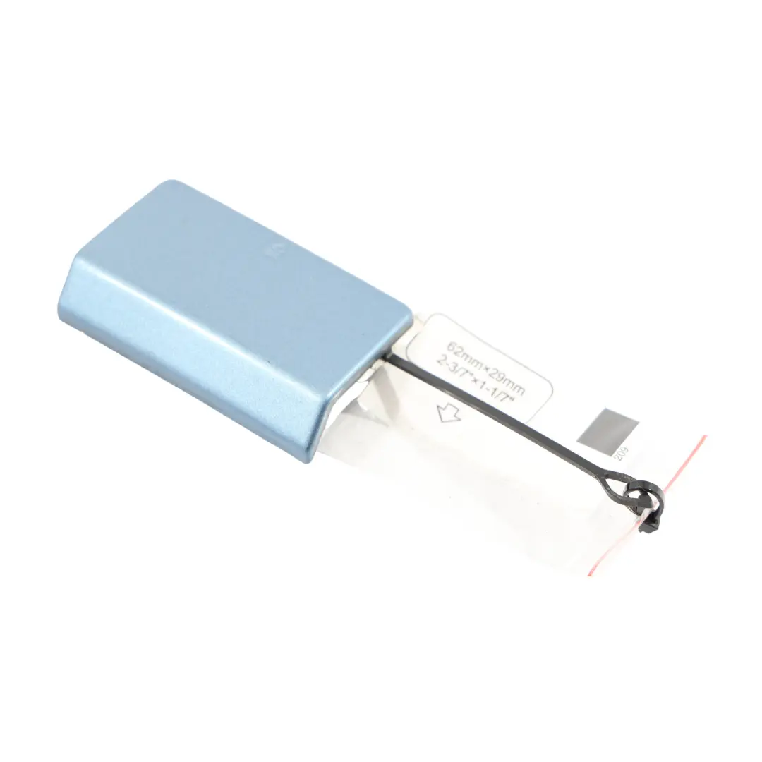 Cache Œillet Remorquage Pare Chocs Arrière Bleu Indigolite - 230 pour Mercedes W212 à propos du numéro de pièce A2128850426 Mercedes W212 Cache Œillet Remorquage Pare Chocs Arrière Bleu Indigolite - 230 - SKU A2128850426-INB - Numéro de pièce A2128850426