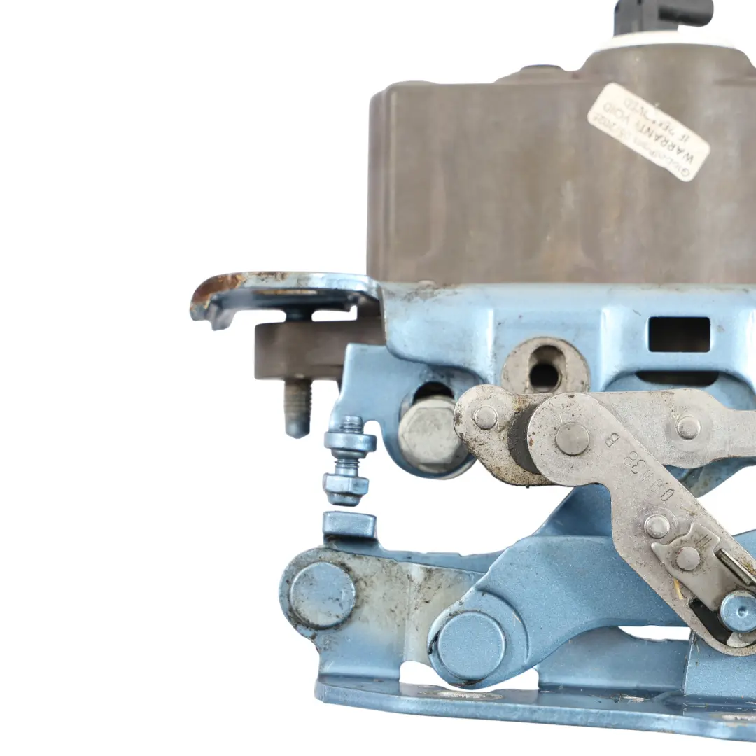 Zawias Maski Prawy Niebieski Indigolite Blue - 230 do Mercedes W204 W212 o numerze A2129066301 Mercedes W204 W212 Zawias Maski Prawy Niebieski Indigolite Blue - 230 - SKU A2129066301-INB - Numer Części A2129066301