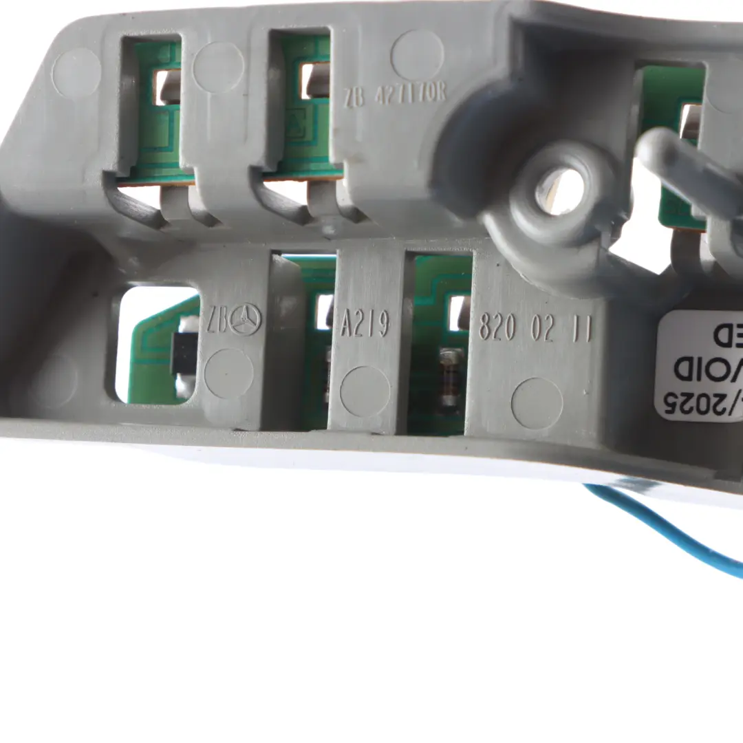 Mercedes C219 Lampadina Fanale Posteriore Destro Portellone Piastra - SKU A2198200211 - Numero di parte A2198200211