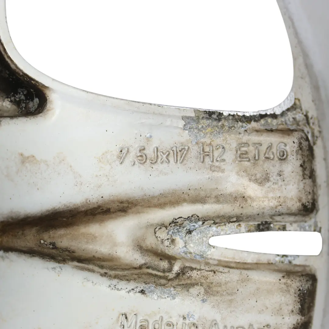 Jante Alliage Argentée 17" 7,5J ET:46 5 Branches pour Mercedes W220 à propos du numéro de pièce A2204012402 Mercedes W220 Jante Alliage Argentée 17" 7,5J ET:46 5 Branches - SKU A2204012402-1 - Numéro de pièce A2204012402