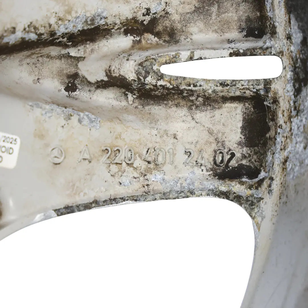 Llanta Aleación Plata 17 "7.5J ET: 46 5 Radios Dobles para Mercedes W220 con número de pieza A2204012402 Mercedes W220 Llanta Aleación Plata 17 "7.5J ET: 46 5 Radios Dobles - SKU A2204012402-2 - Número de pieza A2204012402