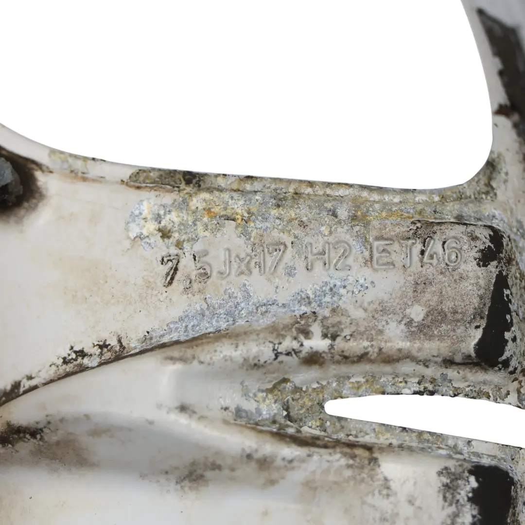 Jante Alliage Argentée 17" 7,5J ET:46 5 Branches pour Mercedes W220 à propos du numéro de pièce A2204012402 Mercedes W220 Jante Alliage Argentée 17" 7,5J ET:46 5 Branches - SKU A2204012402-2 - Numéro de pièce A2204012402