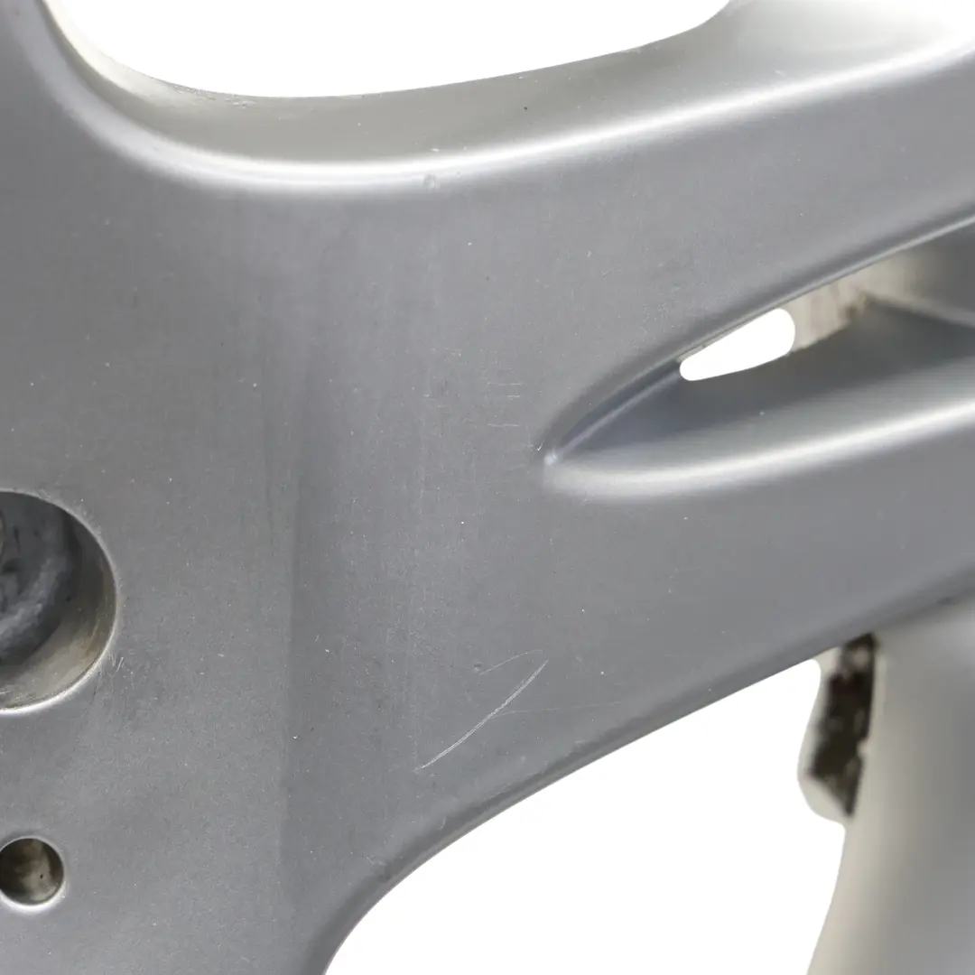 Jante Alliage Argentée 17" 7,5J ET:46 5 Branches pour Mercedes W220 à propos du numéro de pièce A2204012402 Mercedes W220 Jante Alliage Argentée 17" 7,5J ET:46 5 Branches - SKU A2204012402-2 - Numéro de pièce A2204012402