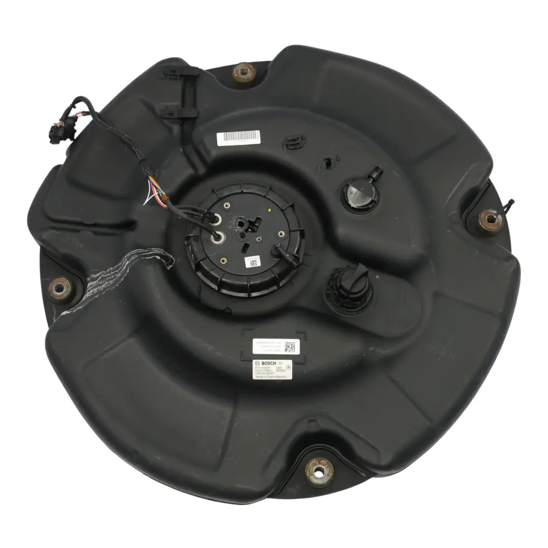 Adblue Depósito De Aditivo De Combustible para Mercedes W221 Diesel con número de pieza A2214709301 Mercedes W221 Diesel Adblue Depósito De Aditivo De Combustible - SKU A2214709301 - Número de pieza A2214709301