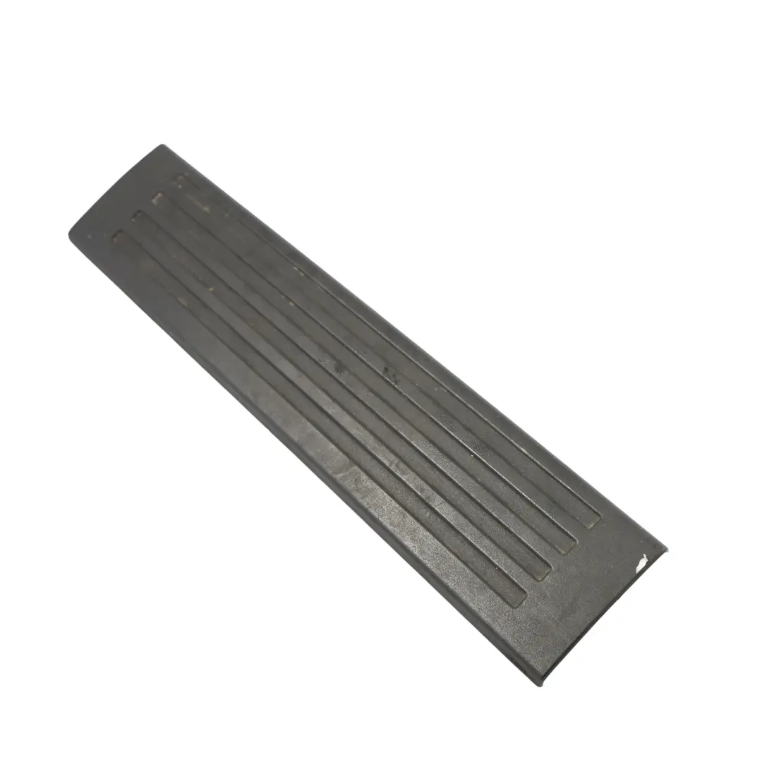 Embellecedor Interior Entrada Umbral Izquierdo Negro para Mercedes W251 con número de pieza A2516860036 Mercedes W251 Embellecedor Interior Entrada Umbral Izquierdo Negro - SKU A2516860036 - Número de pieza A2516860036