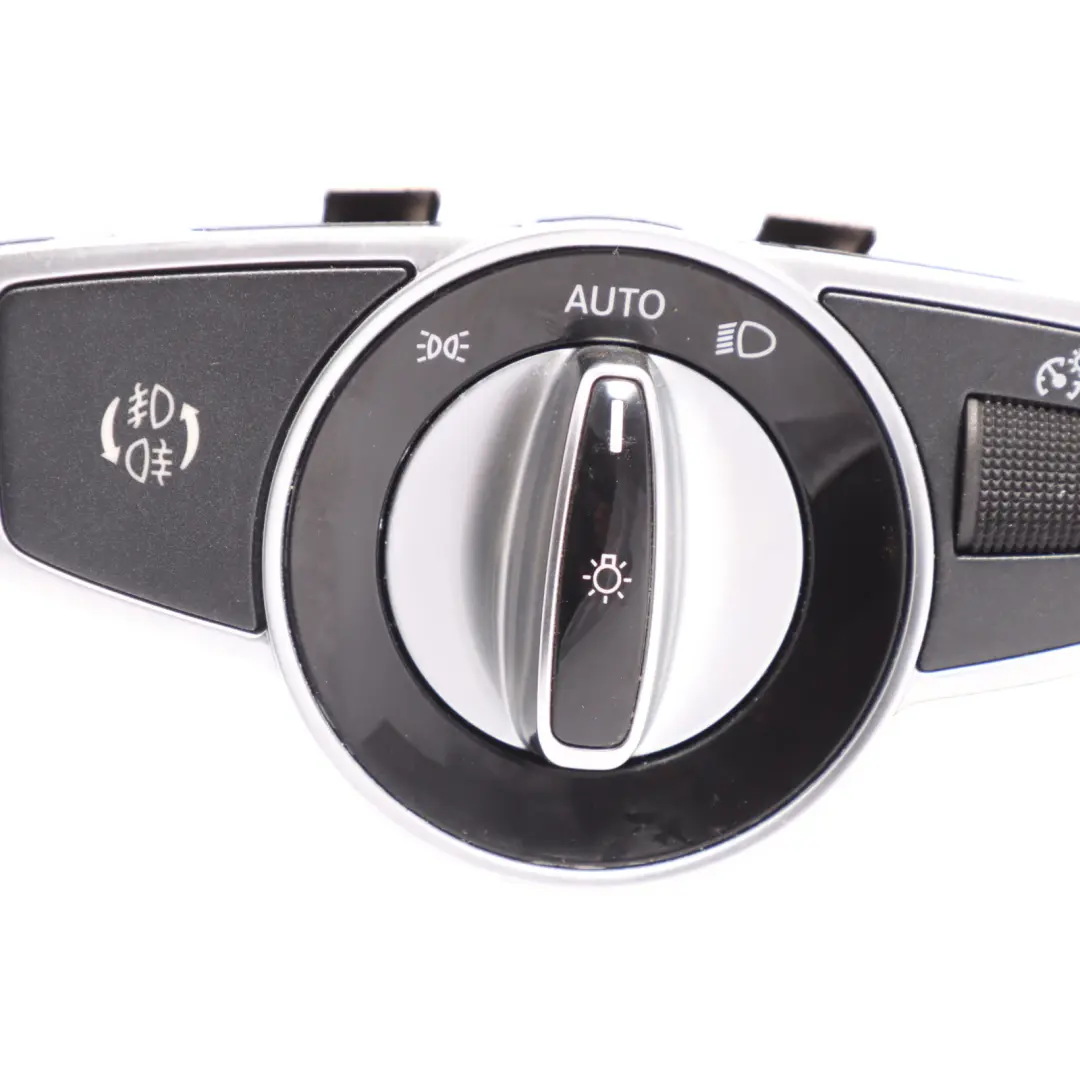 W470 Bouton De Commande De Phare Noir pour Mercedes à propos du numéro de pièce A4709051700 Mercedes W470 Bouton De Commande De Phare Noir - SKU A4709051700 - Numéro de pièce A4709051700