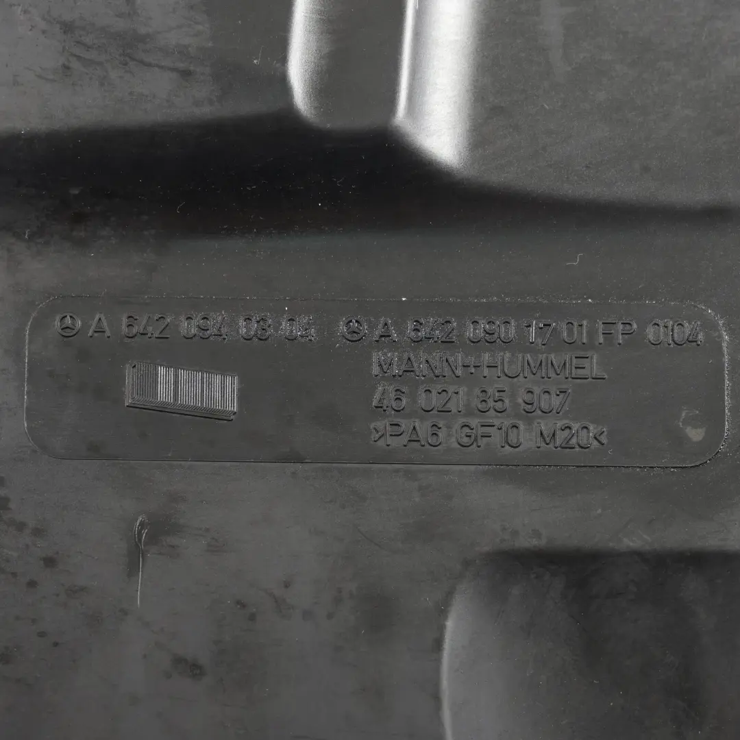 W219 Diesel Obudowa Filtra Powietrza Pokrywa do Mercedes ML W164 o numerze A6420940304 Mercedes ML W164 W219 Diesel Obudowa Filtra Powietrza Pokrywa - SKU A6420940304 - Numer Części A6420940304