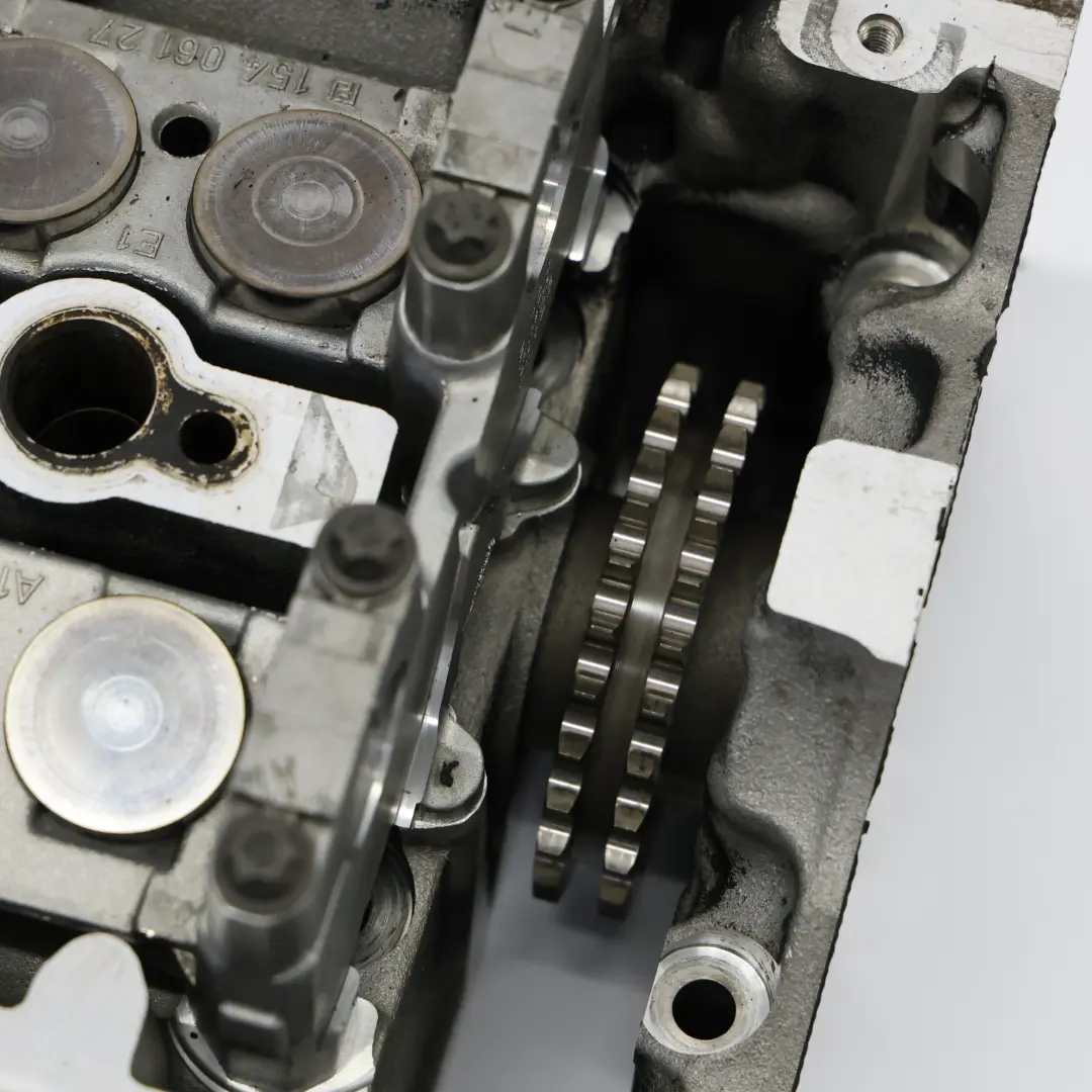 Tapa De Culata Del Motor Diesel para Mercedes W906 311 CDI con número de pieza A6460101420 Mercedes W906 311 CDI Tapa De Culata Del Motor Diesel - SKU A6460101420 - Número de pieza A6460101420