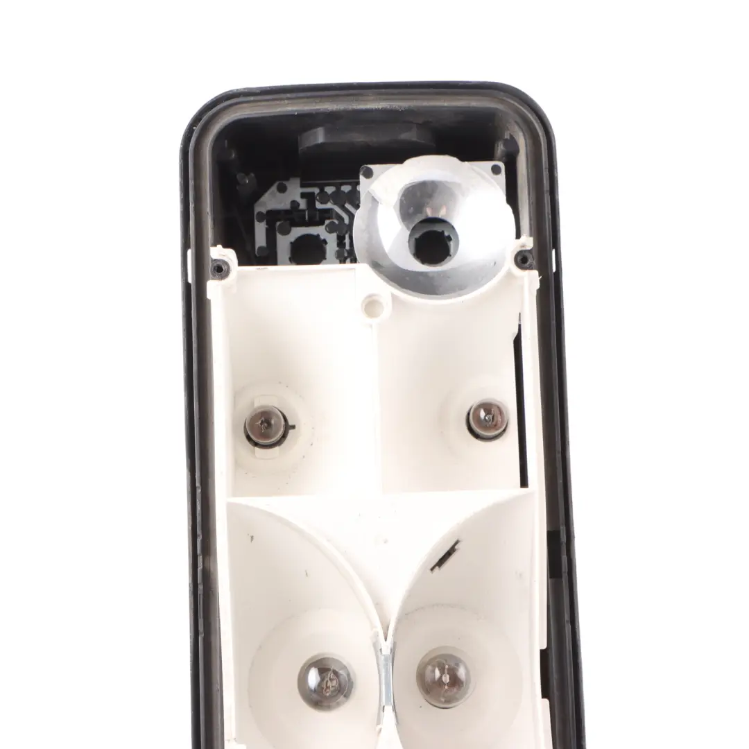 Rück Licht Glühbirnen Halter Sockel Hinten Links für Mercedes Sprinter W906 mit Teilenummer A9068201664 Mercedes Sprinter W906 Rück Licht Glühbirnen Halter Sockel Hinten Links - SKU A9068201664-2 - Teilenummer A9068201664