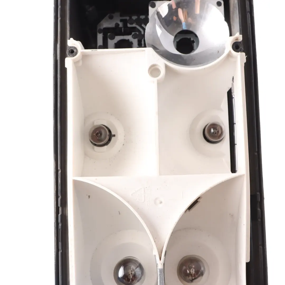 Luz Trasera Portalámparas Enchufe Trasero Izquierdo para Mercedes Sprinter W906 con número de pieza A9068201664 Mercedes Sprinter W906 Luz Trasera Portalámparas Enchufe Trasero Izquierdo - SKU A9068201664-2 - Número de pieza A9068201664