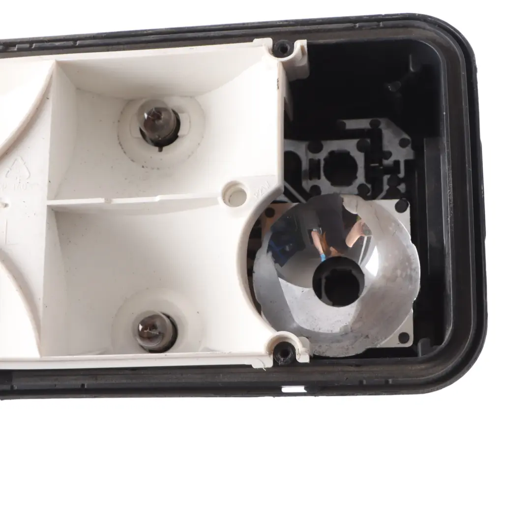 Luz Trasera Portalámparas Enchufe Trasero Izquierdo para Mercedes Sprinter W906 con número de pieza A9068201664 Mercedes Sprinter W906 Luz Trasera Portalámparas Enchufe Trasero Izquierdo - SKU A9068201664-2 - Número de pieza A9068201664