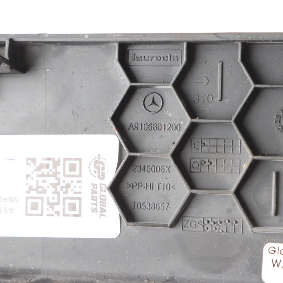 Moldura Central Tablero Instrumentos para Mercedes Sprinter W910 con número de pieza A9106801200 Mercedes Sprinter W910 Moldura Central Tablero Instrumentos - SKU A9106801200 - Número de pieza A9106801200