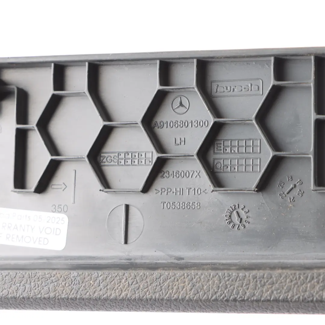  Moldura Superior Tablero Instrumentos Mercedes Sprinter W910 - SKU A9106801300 - Número de pieza A9106801300