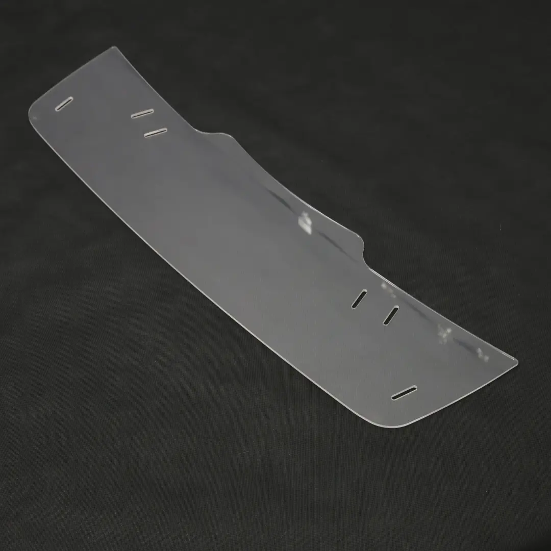 Glass Center Wind Deflector Protection pour BMW Z4 E85 à propos du numéro de pièce E85 Glass Deflector BMW Z4 E85 Glass Center Wind Deflector Protection - SKU E85-GLASS-DEFLECTOR - Numéro de pièce E85 Glass Deflector