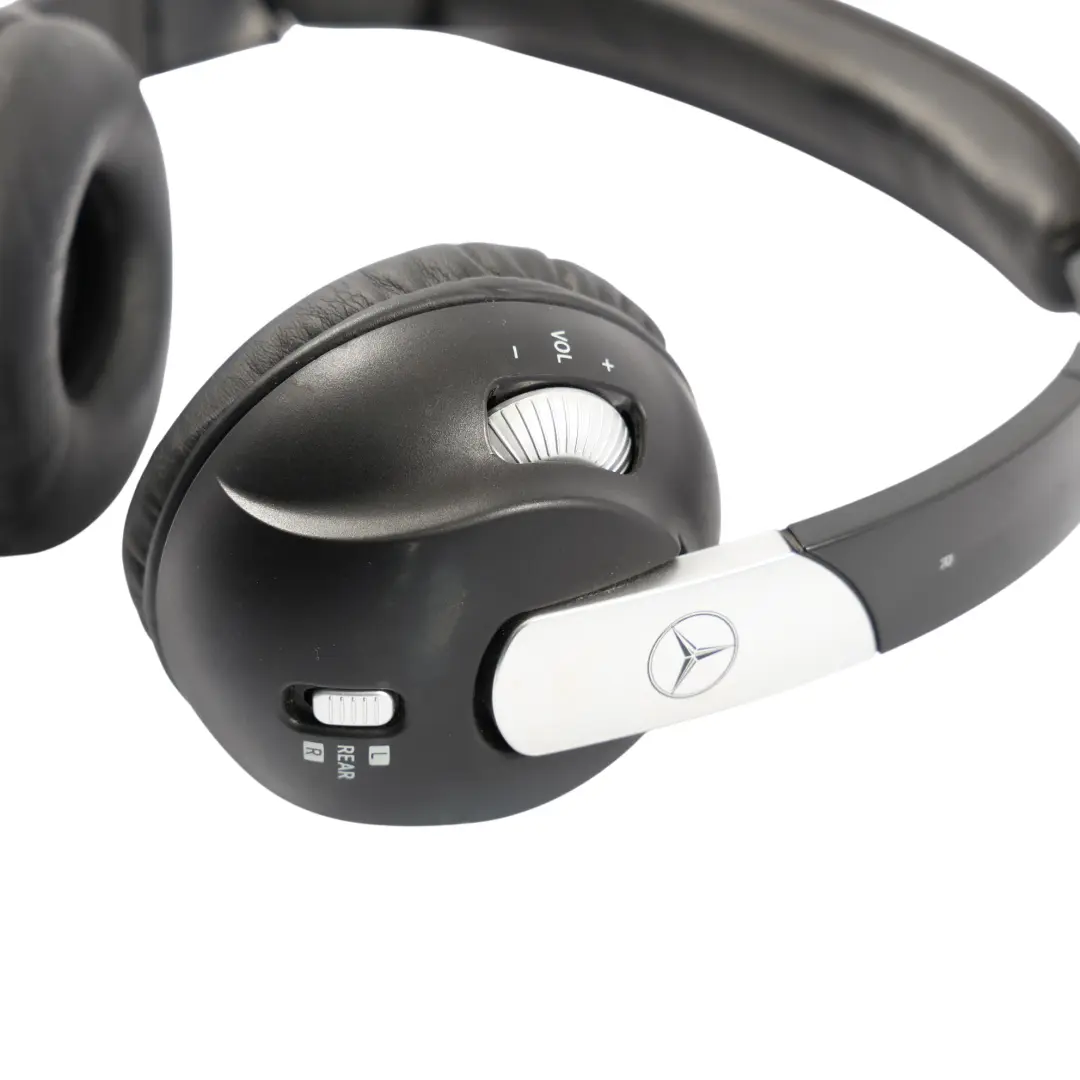 Set Di Cuffie Cuffie Bluetooth Per Infotainment Auto, per Mercedes W221 con numero di parte HEADPHONES-W212 Mercedes W221 Set Di Cuffie Cuffie Bluetooth Per Infotainment Auto, - SKU A2218707289 - Numero di parte HEADPHONES-W212