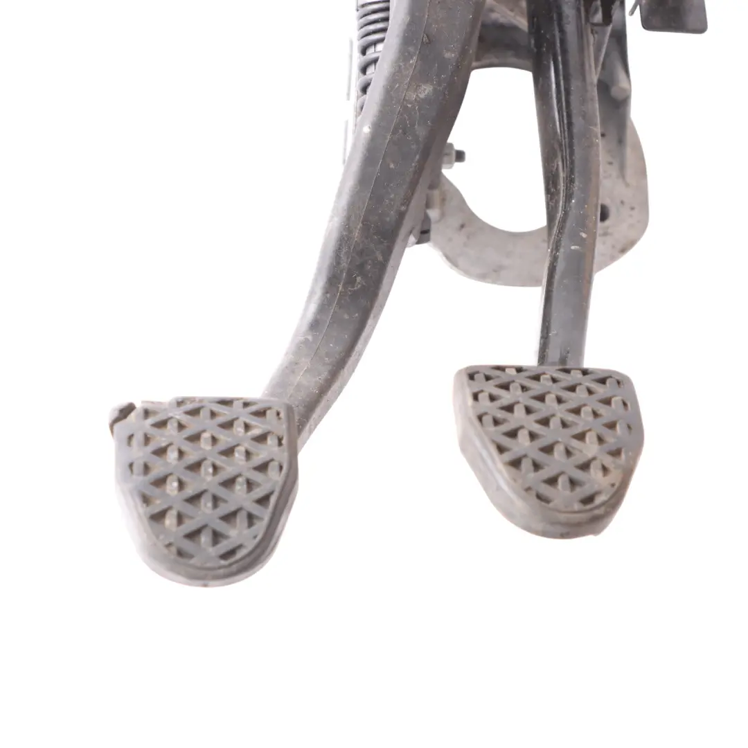 Brake Clutch Pedal BMW F20 F30 F80 M3 S55 F31 F32 Foot Controls 2284636 to with Part number 6878291 Brake Clutch Pedal BMW F20 F30 F80 M3 S55 F31 F32 Foot Controls 2284636 - SKU RHD-6878291-1 - Part number 6878291