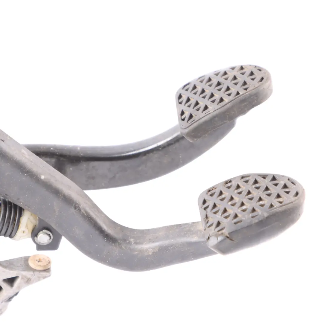 Brake Clutch Pedal BMW F20 F30 F80 M3 S55 F31 F32 Foot Controls 2284636 to with Part number 6878291 Brake Clutch Pedal BMW F20 F30 F80 M3 S55 F31 F32 Foot Controls 2284636 - SKU RHD-6878291-1 - Part number 6878291