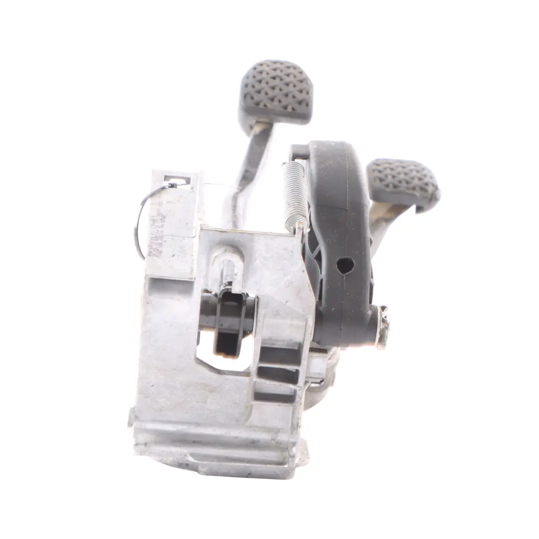 Brake Clutch Pedal BMW F20 F30 F80 M3 S55 F31 F32 Foot Controls 2284636 to with Part number 6878291 Brake Clutch Pedal BMW F20 F30 F80 M3 S55 F31 F32 Foot Controls 2284636 - SKU RHD-6878291-1 - Part number 6878291