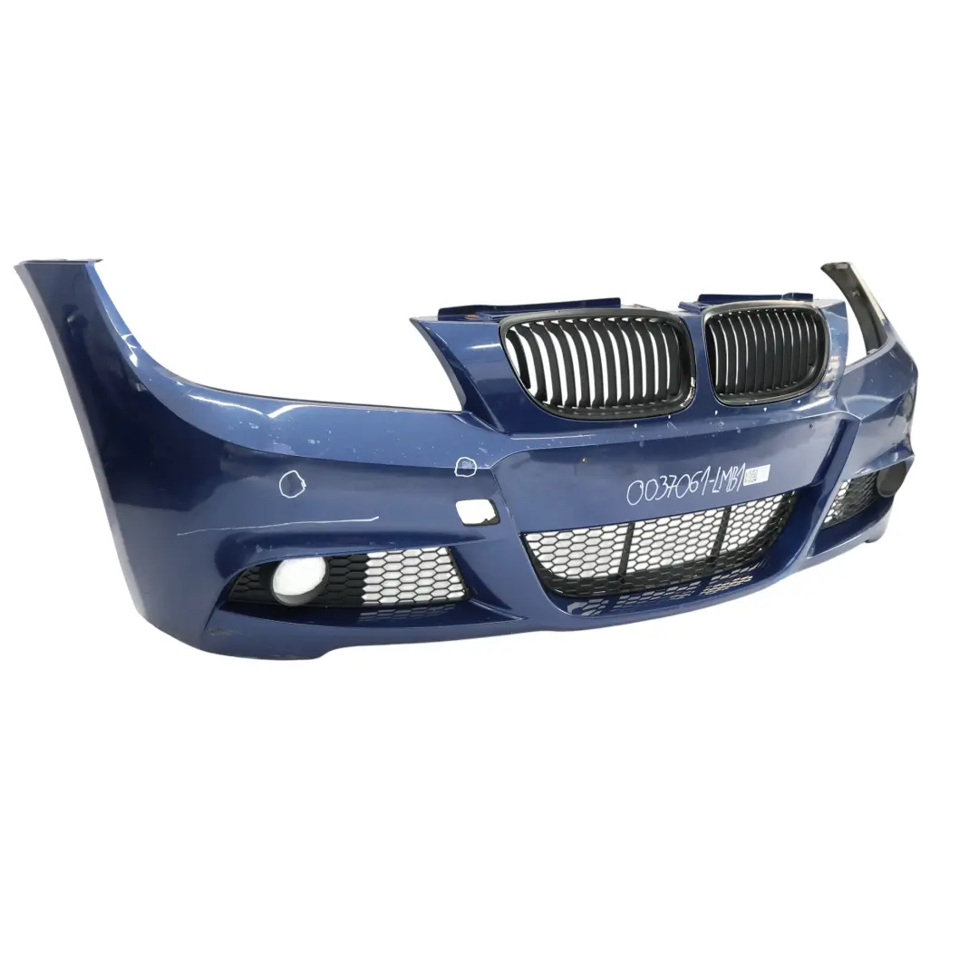 Zderzak Przedni Le Mans Blue Niebieski Metalik - 381 do BMW E90 E91 LCI o numerze 0037061 BMW E90 E91 LCI Zderzak Przedni Le Mans Blue Niebieski Metalik - 381 - SKU 0037061-LMB1 - Numer Części 0037061