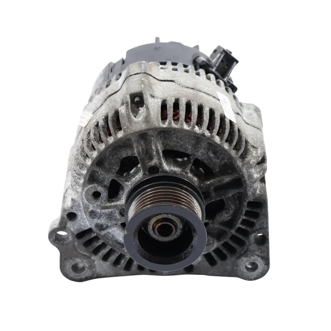 6N Alternateur BOSCH 14V 70A pour Volkswagen Polo à propos du numéro de pièce 028903025G Volkswagen Polo 6N Alternateur BOSCH 14V 70A - SKU 028903025G - Numéro de pièce 028903025G