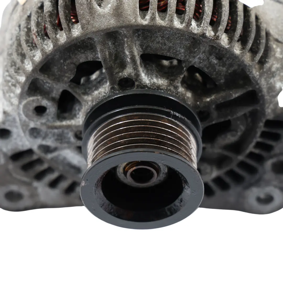 6N Alternador Generador BOSCH 14V 70A para Volkswagen Polo con número de pieza 028903025G Volkswagen Polo 6N Alternador Generador BOSCH 14V 70A - SKU 028903025G - Número de pieza 028903025G