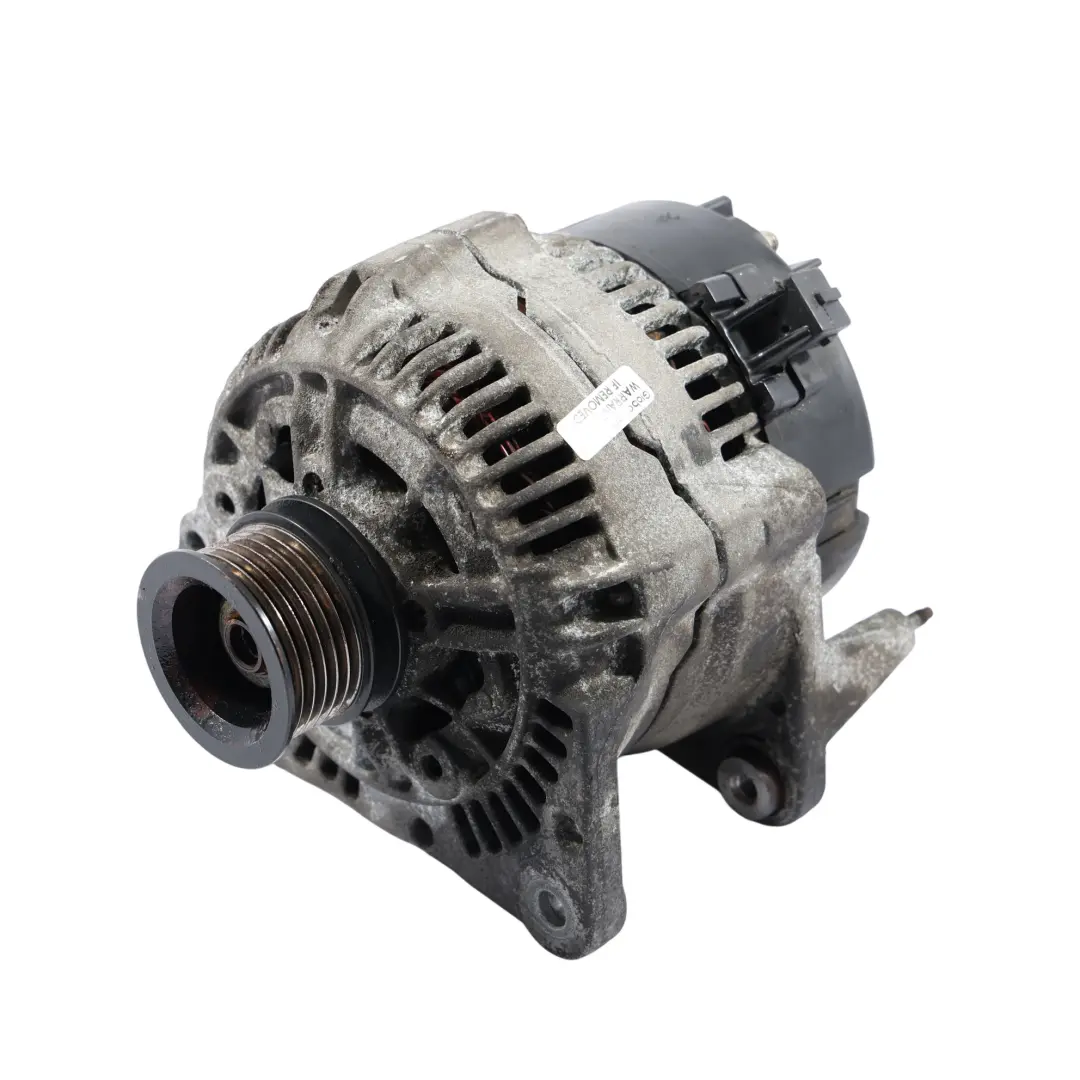 6N Alternatore Generatore BOSCH 14V 70A per Volkswagen Polo con numero di parte 028903025G Volkswagen Polo 6N Alternatore Generatore BOSCH 14V 70A - SKU 028903025G - Numero di parte 028903025G