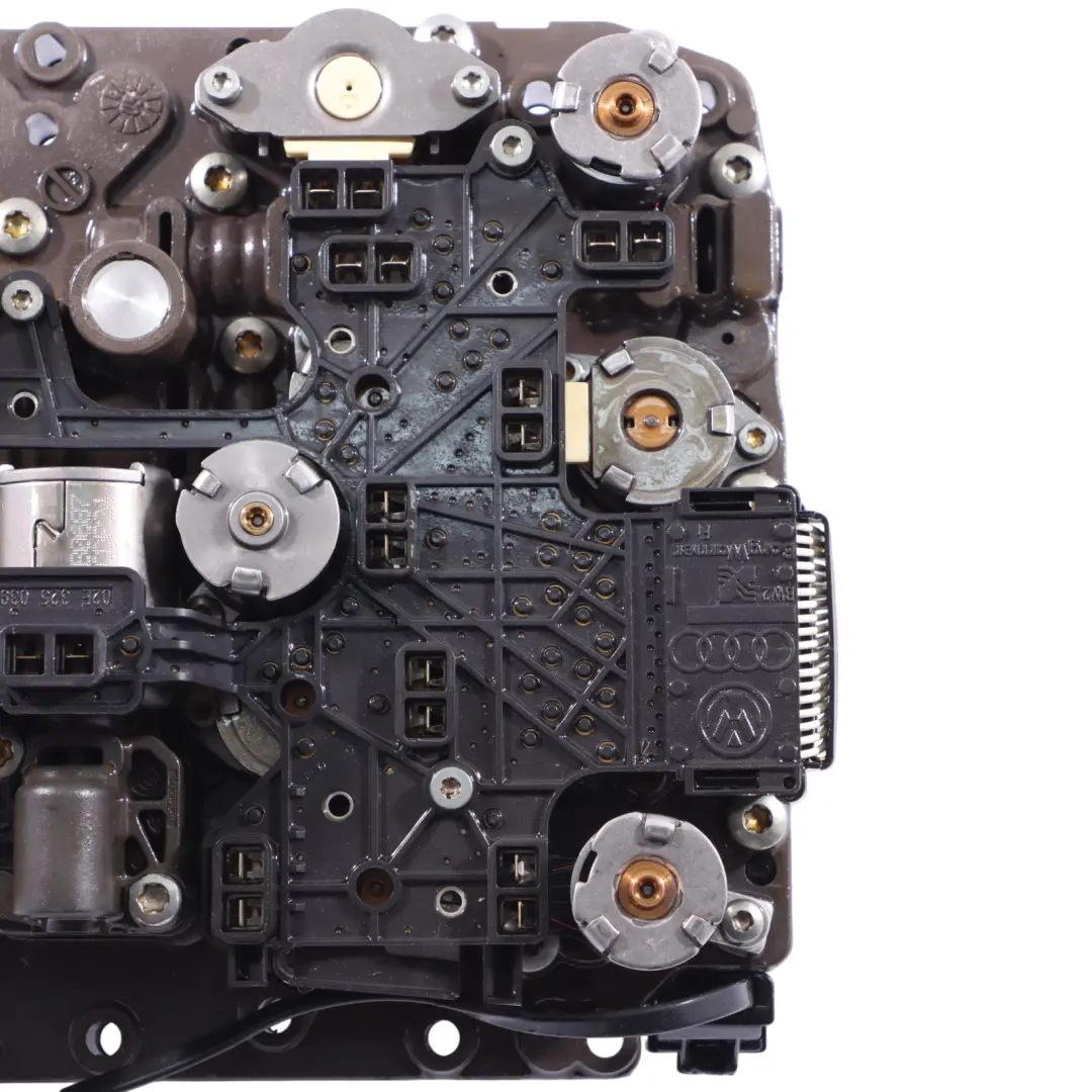 Moduł Sterownik Skrzyni Biegów Mechatronika HFQ do AUDI A3 8P o numerze 02E325025AD AUDI A3 8P Moduł Sterownik Skrzyni Biegów Mechatronika HFQ - SKU 02E325025AD - Numer Części 02E325025AD