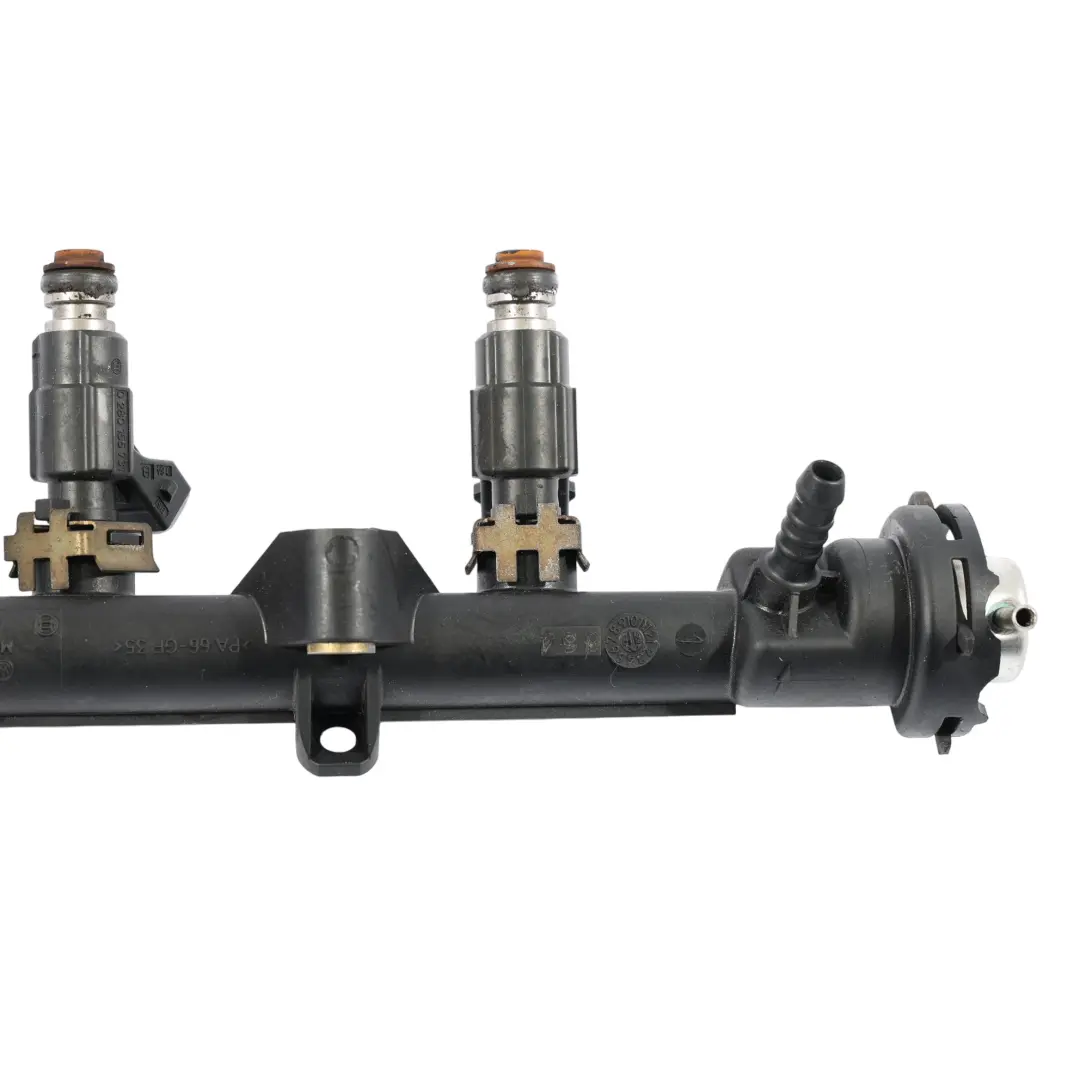 6N 1.4 Injecteur Presion Conduite Injection Carburant pour Volkswagen Polo à propos du numéro de pièce 030133329H Volkswagen Polo 6N 1.4 Injecteur Presion Conduite Injection Carburant - SKU 030133329H - Numéro de pièce 030133329H