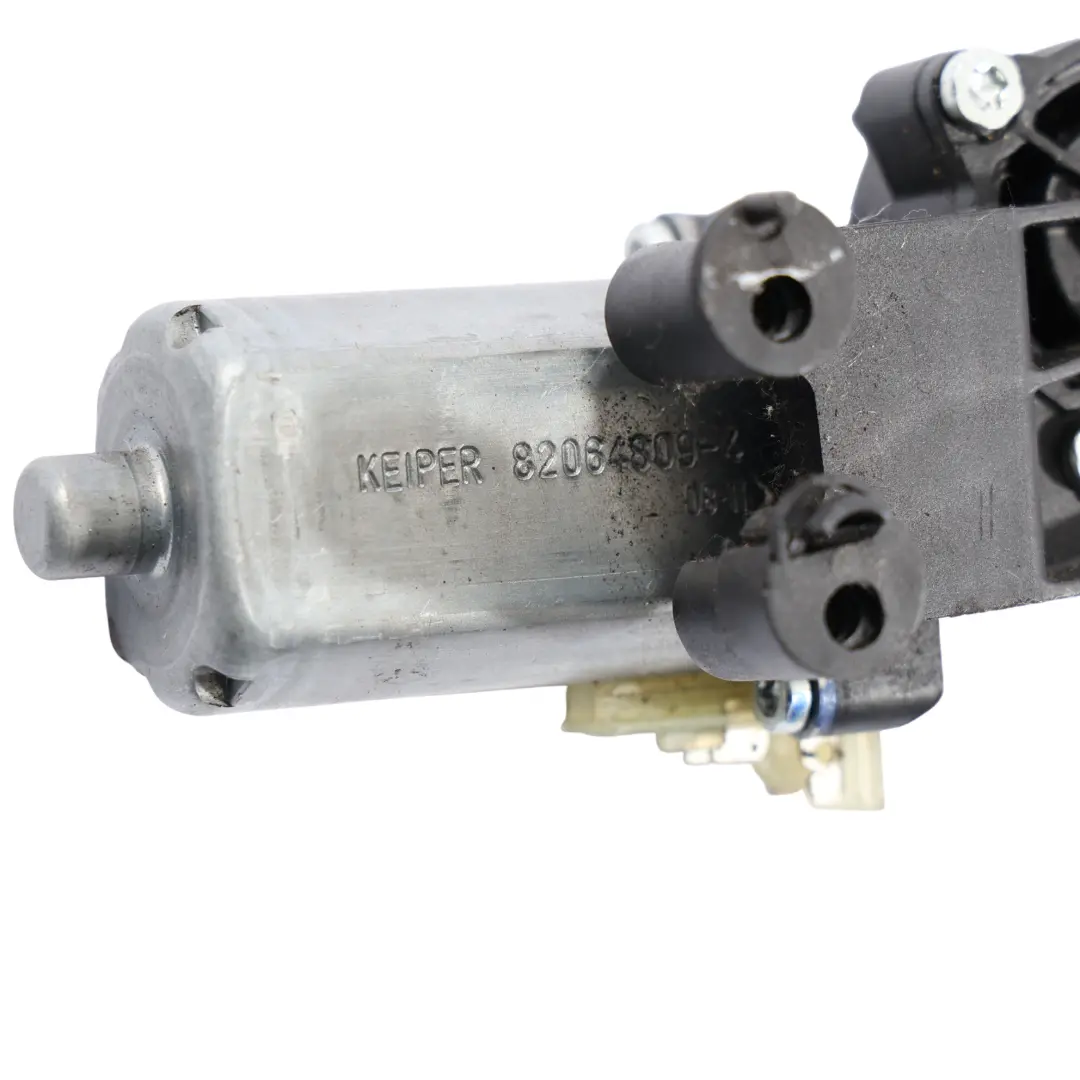 Motore Di Regolazione Sedile Mercedes W164 W251 Attuatore Anteriore per con numero di parte 0390203212 Motore Di Regolazione Sedile Mercedes W164 W251 Attuatore Anteriore - SKU 0390203212 - Numero di parte 0390203212