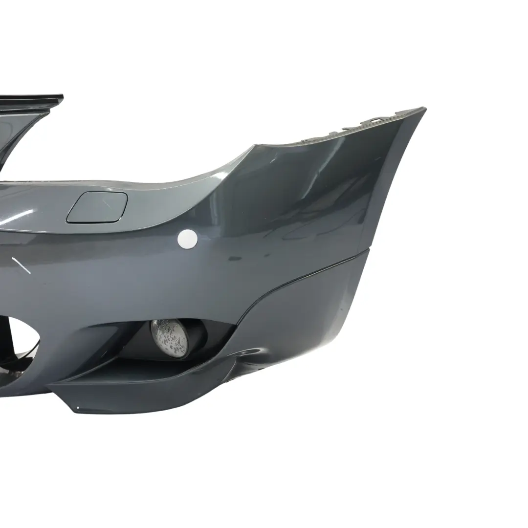 Zderzak Przedni M-Pakiet Platingrau Szary Metalik - A68 do BMW E60 E61 o numerze 0394346 BMW E60 E61 Zderzak Przedni M-Pakiet Platingrau Szary Metalik - A68 - SKU 0394346-PG - Numer Części 0394346
