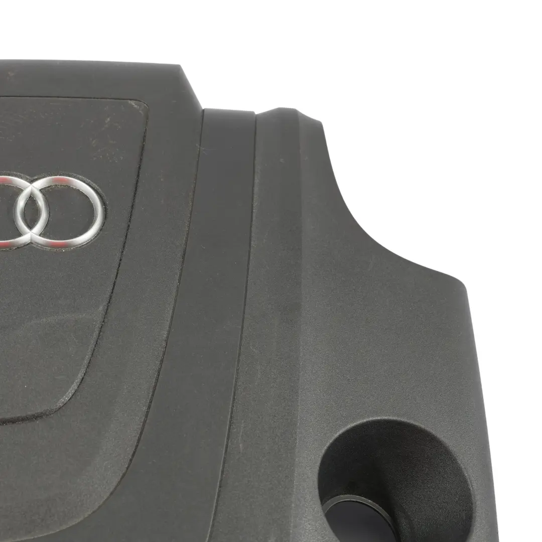 Abdeckung Deckel für Audi A6 C6 2.0 TDi Diesel Motor mit Teilenummer 03L103925Q Audi A6 C6 2.0 TDi Diesel Motor Abdeckung Deckel - SKU 03L103925Q - Teilenummer 03L103925Q