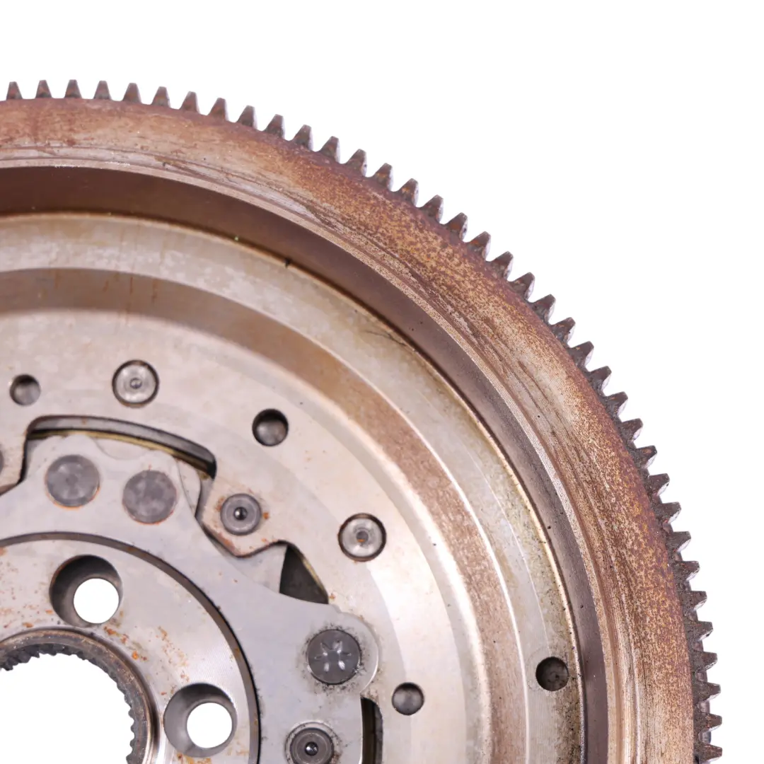 Zweimassenschwungrad für Audi Q3 8U VW Golf 7 Passat B7 2.0 TDI mit Teilenummer 03L105266DG Audi Q3 8U VW Golf 7 Passat B7 2.0 TDI Zweimassenschwungrad - SKU 03L105266DG - Teilenummer 03L105266DG