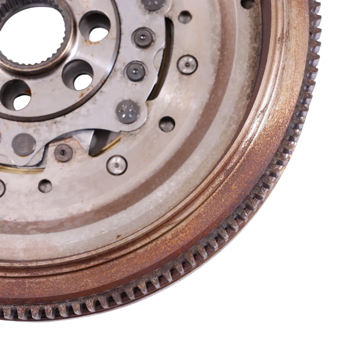 Mass Flywheel to Audi Q3 8U Volkswagen Golf Mk7 Passat B7 2.0 TDI Dual with Part number 03L105266DG Audi Q3 8U Volkswagen Golf Mk7 Passat B7 2.0 TDI Dual Mass Flywheel - SKU 03L105266DG - Part number 03L105266DG