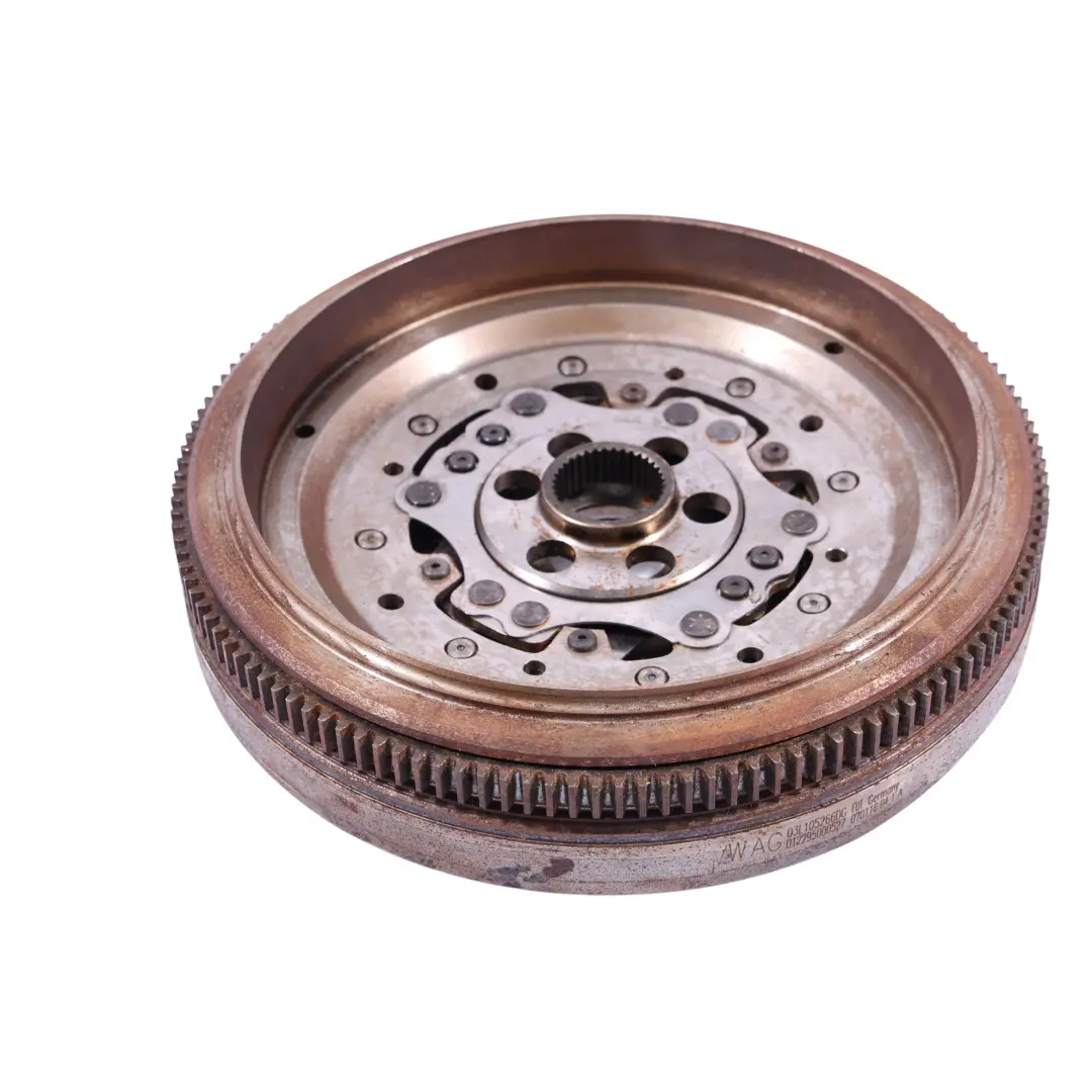 Volano A Doppia Massa per Audi Q3 8U VW Golf 7 Passat B7 2.0 TDI con numero di parte 03L105266DG Audi Q3 8U VW Golf 7 Passat B7 2.0 TDI Volano A Doppia Massa - SKU 03L105266DG - Numero di parte 03L105266DG