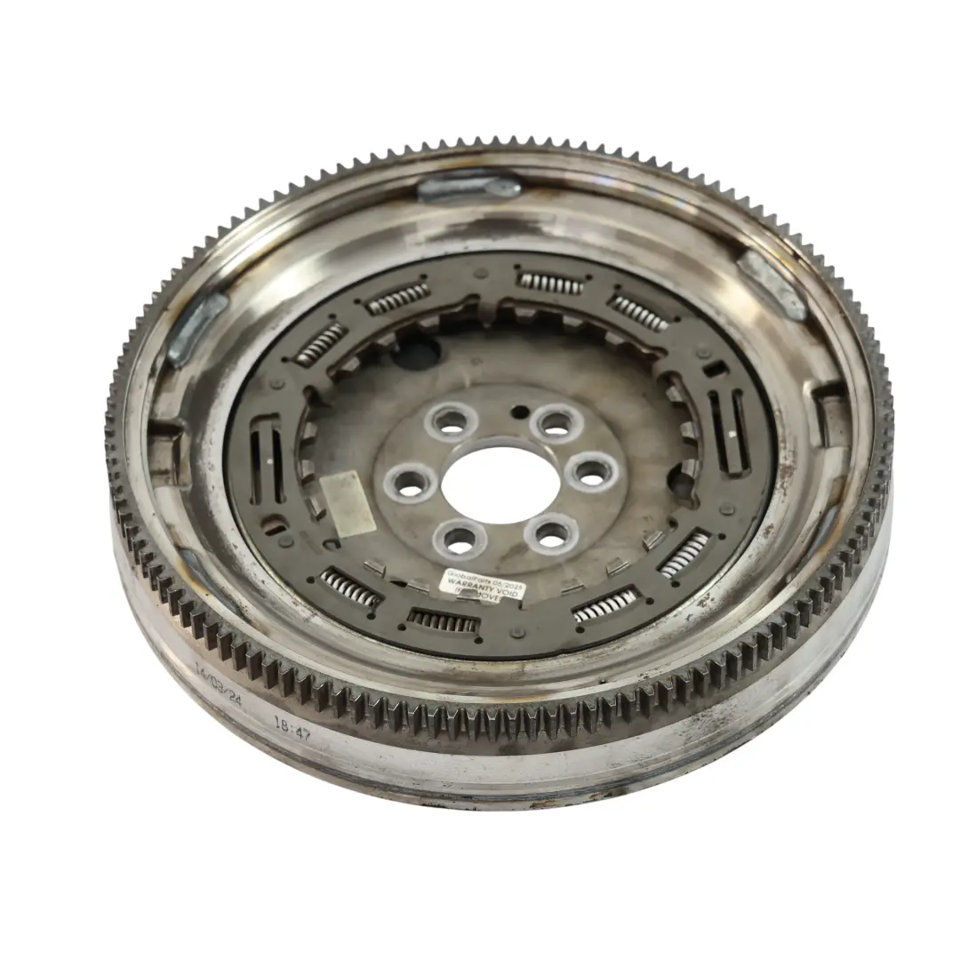 Volano Doppia Massa Benzina per Audi Q2 GA Volkswagen Golf 8 con numero di parte 04E105266AM Audi Q2 GA Volkswagen Golf 8 Volano Doppia Massa Benzina - SKU 04E105266AM - Numero di parte 04E105266AM