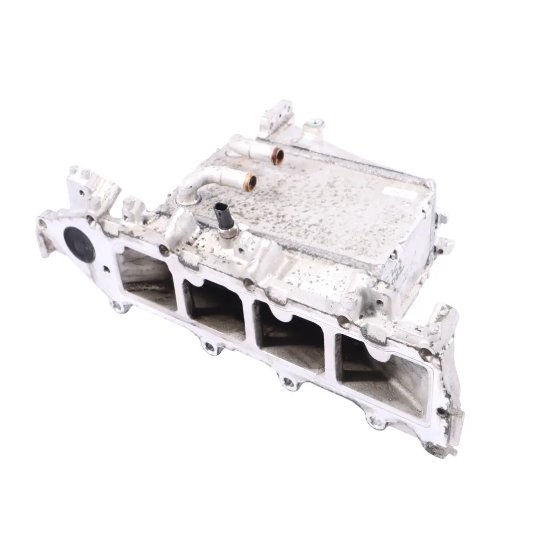 Kolektor Ssący Dolotowy Chłodnica do Audi A3 8V Q3 o numerze 04L129766Q Audi A3 8V Q3 Kolektor Ssący Dolotowy Chłodnica - SKU 04L129766Q - Numer Części 04L129766Q