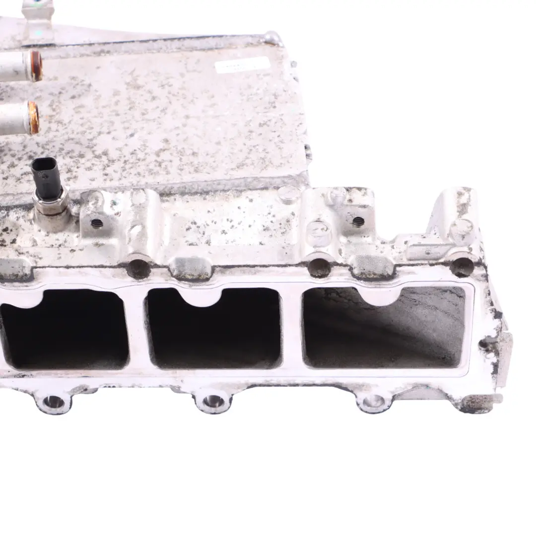 Kolektor Ssący Dolotowy Chłodnica do Audi A3 8V Q3 o numerze 04L129766Q Audi A3 8V Q3 Kolektor Ssący Dolotowy Chłodnica - SKU 04L129766Q - Numer Części 04L129766Q