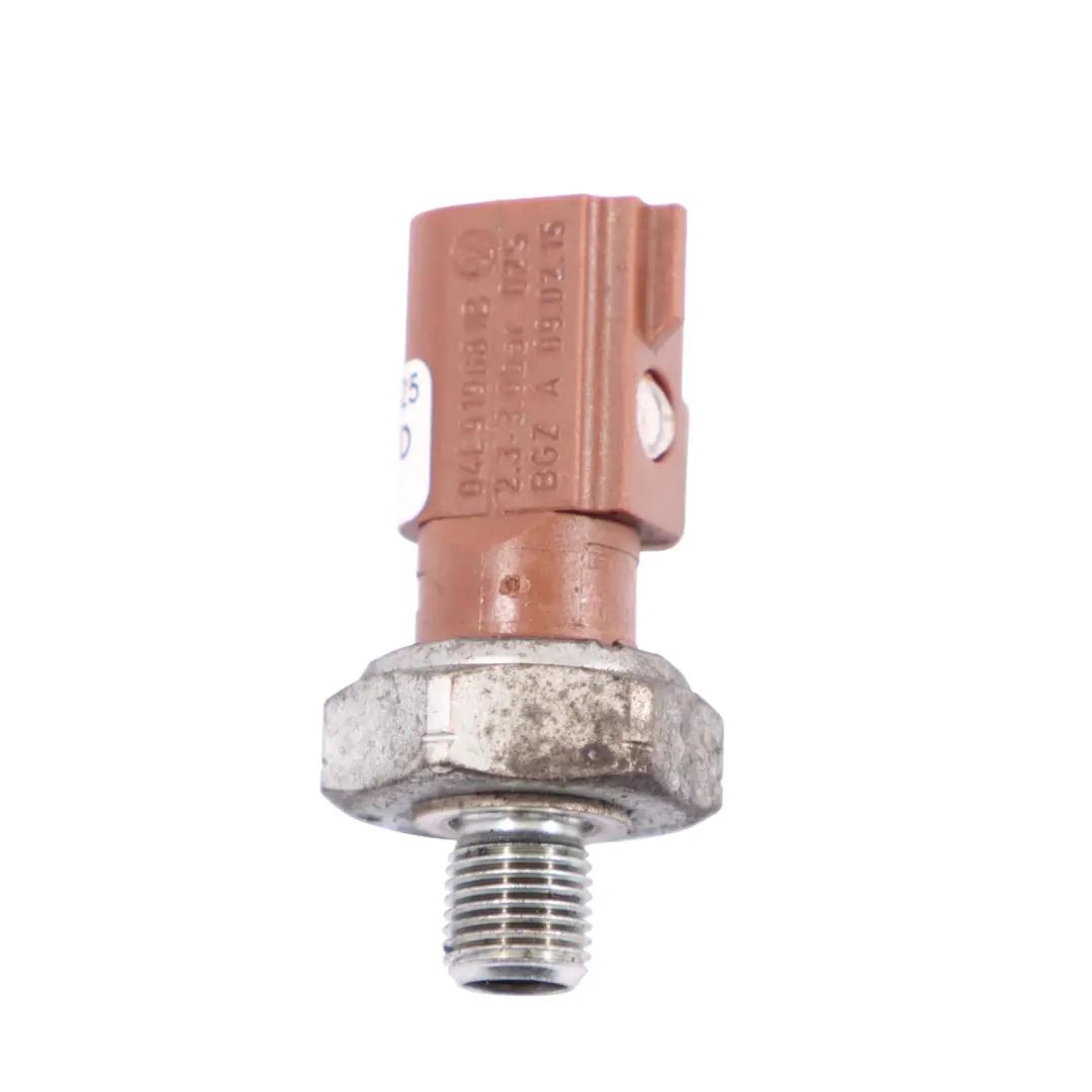 Sensor Presión Aceite 03C919081B para Audi A4 B8 A5 8T 2.0 Diesel con número de pieza 04L919081 Audi A4 B8 A5 8T 2.0 Diesel Sensor Presión Aceite 03C919081B - SKU 04L919081 - Número de pieza 04L919081
